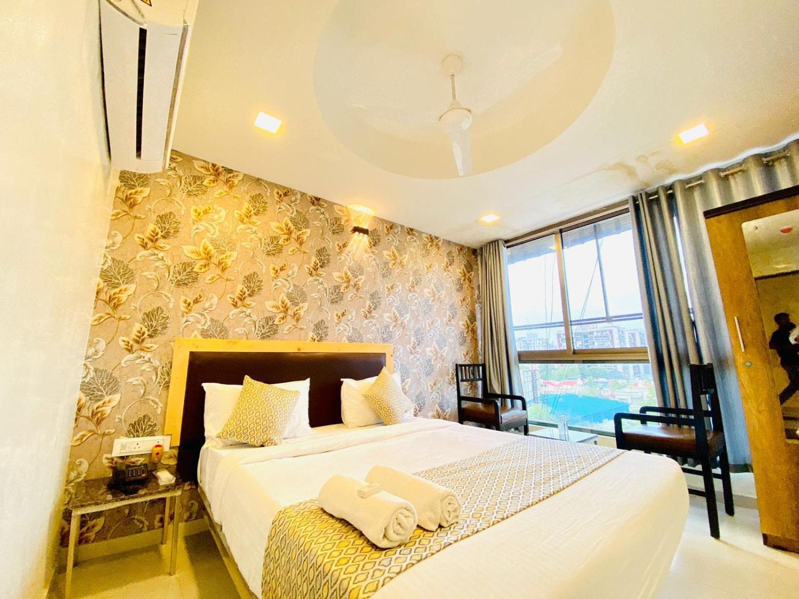 Hotel Alexa By Abc Ahmedabad Bagian luar foto