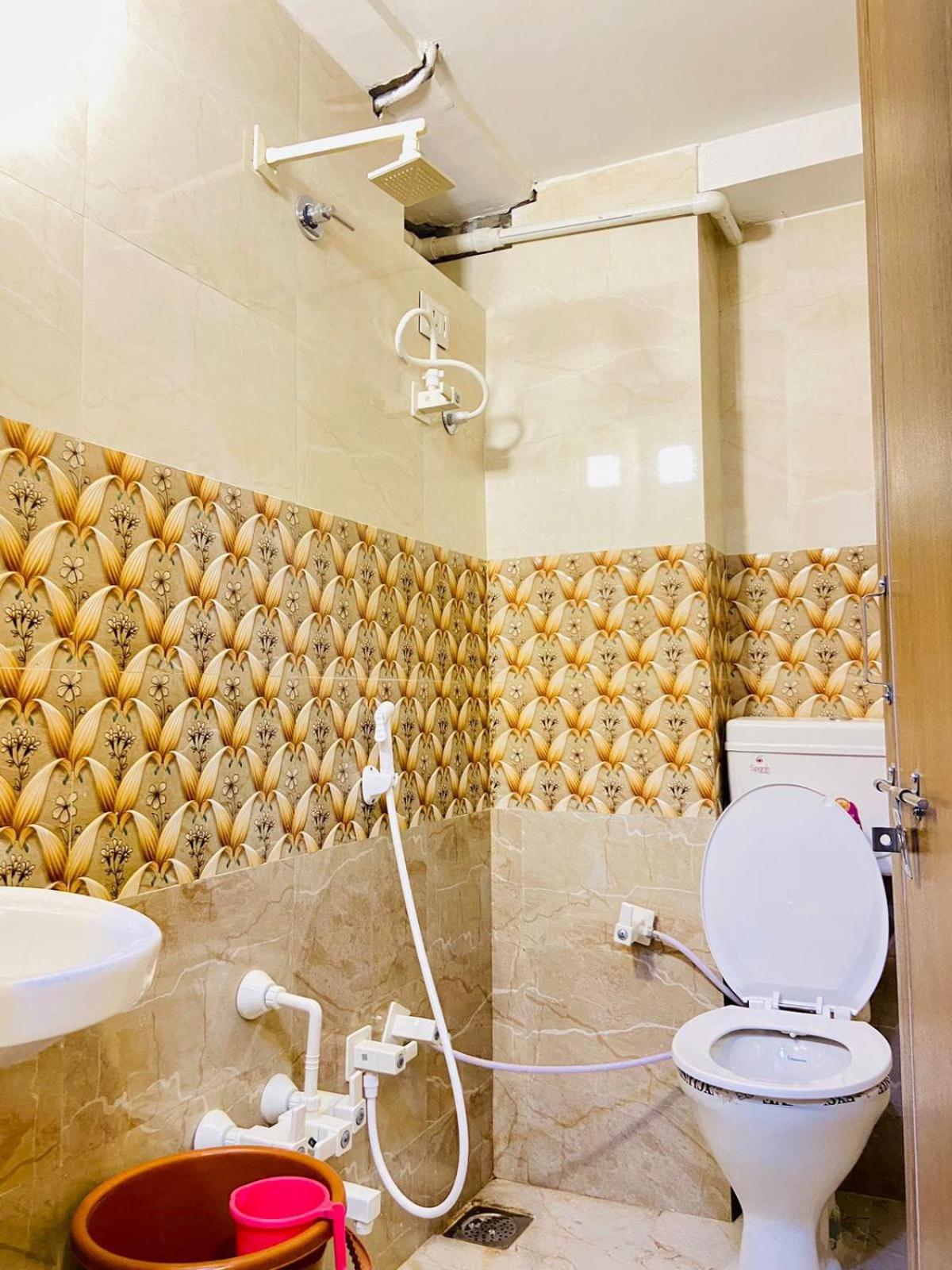 Hotel Alexa By Abc Ahmedabad Bagian luar foto