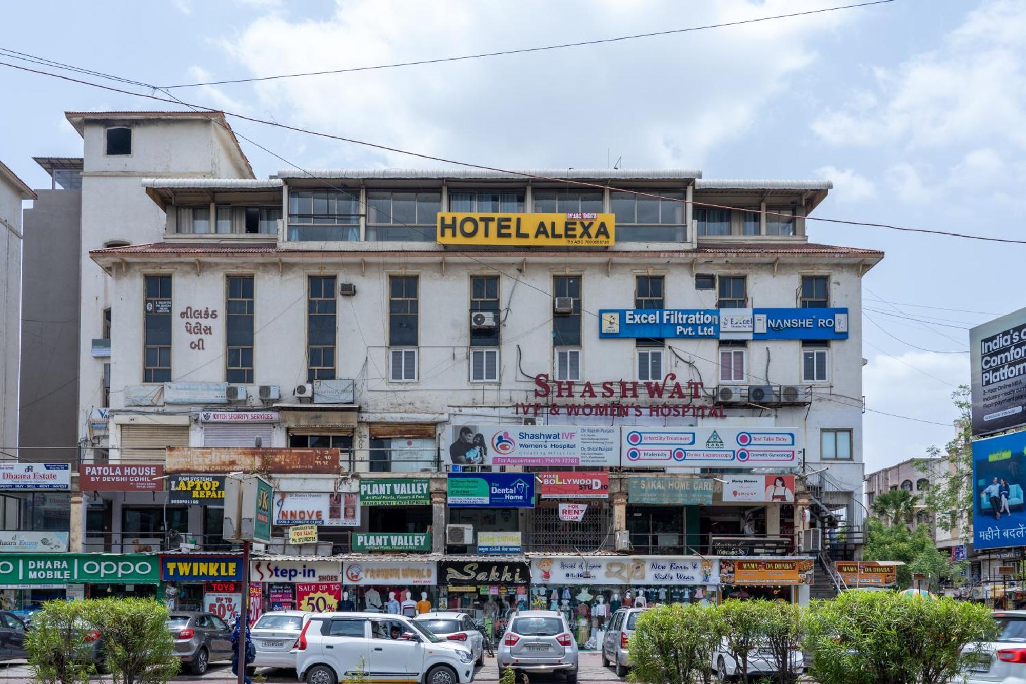 Hotel Alexa By Abc Ahmedabad Bagian luar foto