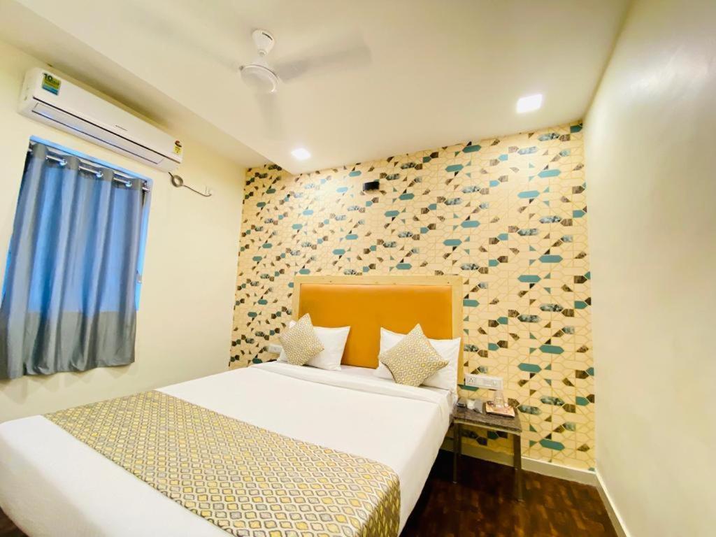 Hotel Alexa By Abc Ahmedabad Bagian luar foto