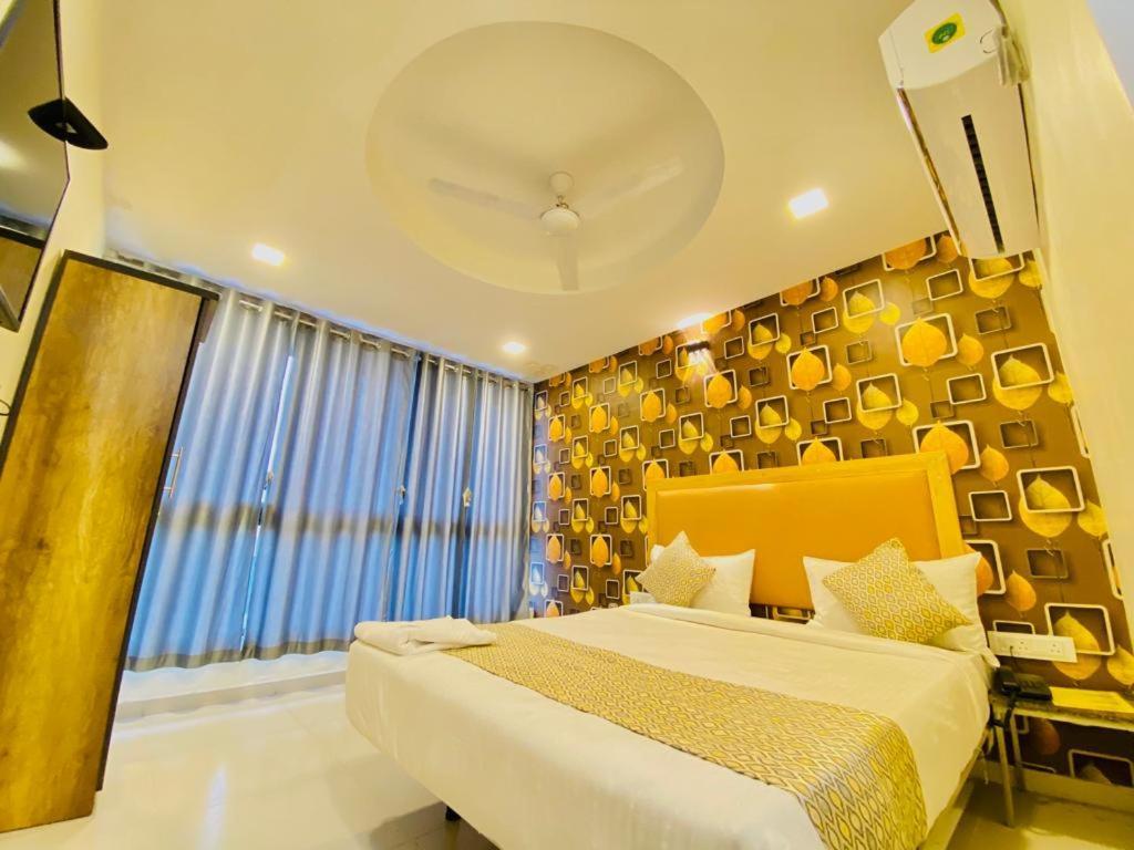Hotel Alexa By Abc Ahmedabad Bagian luar foto