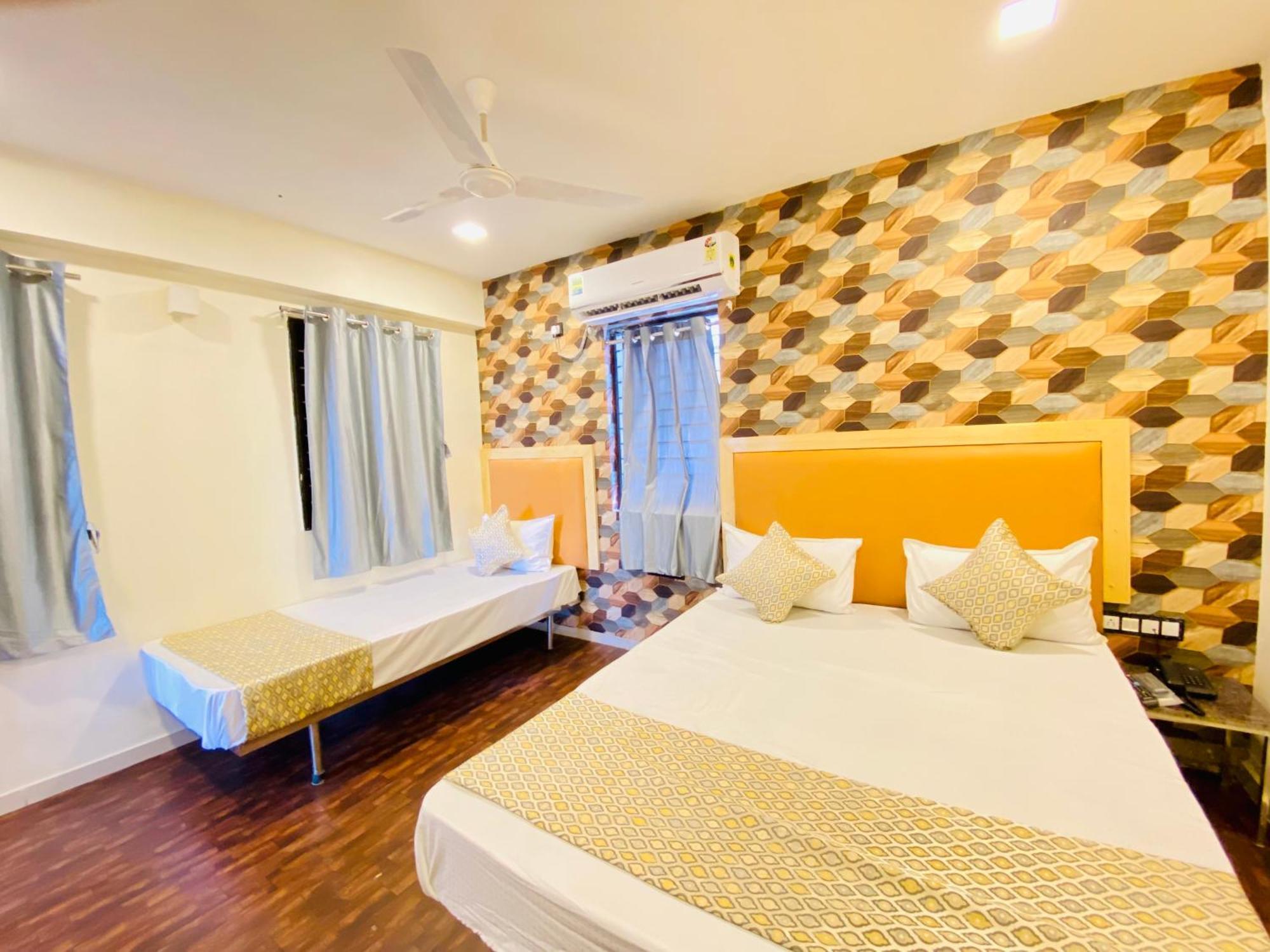 Hotel Alexa By Abc Ahmedabad Bagian luar foto