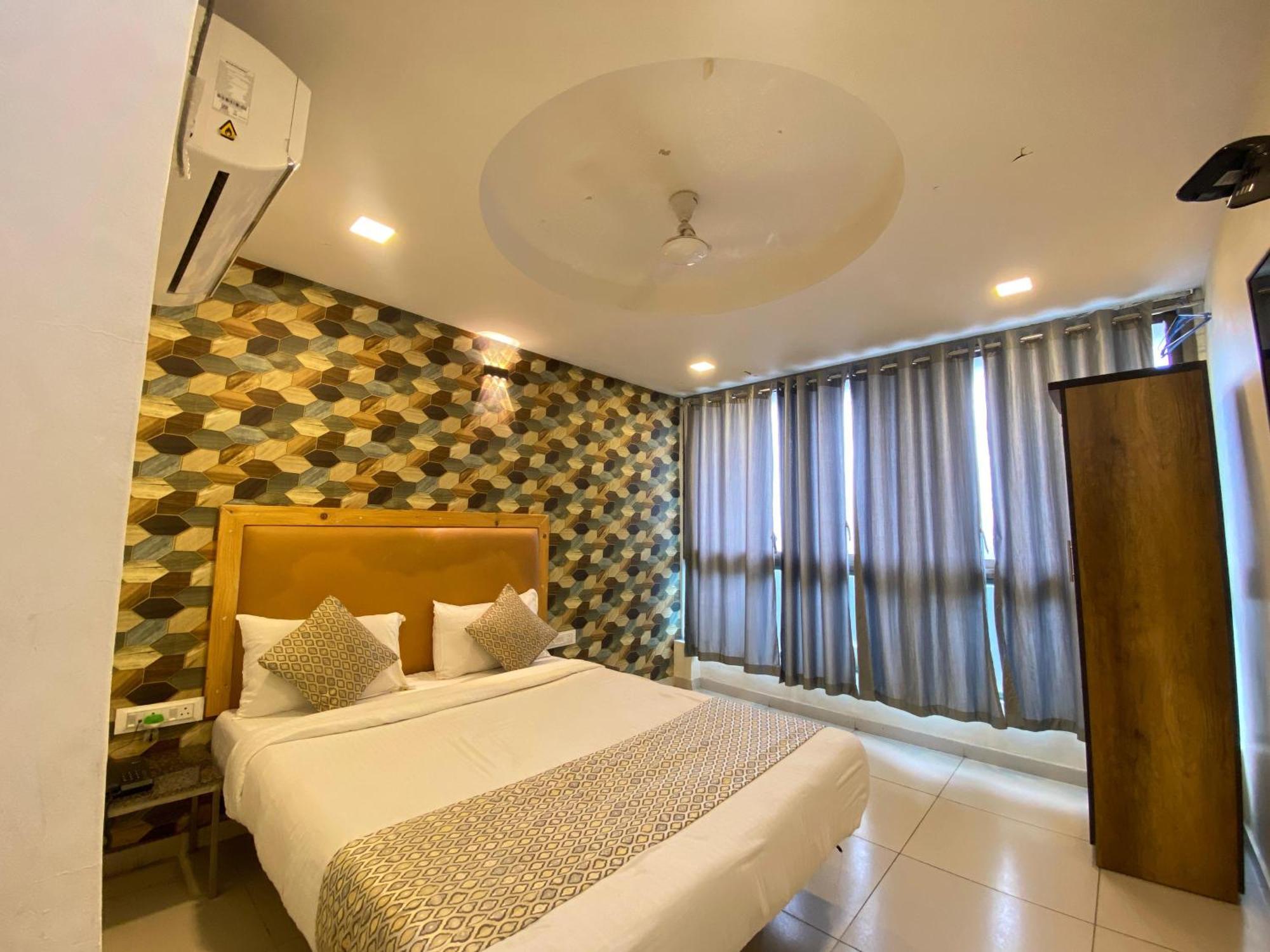 Hotel Alexa By Abc Ahmedabad Bagian luar foto