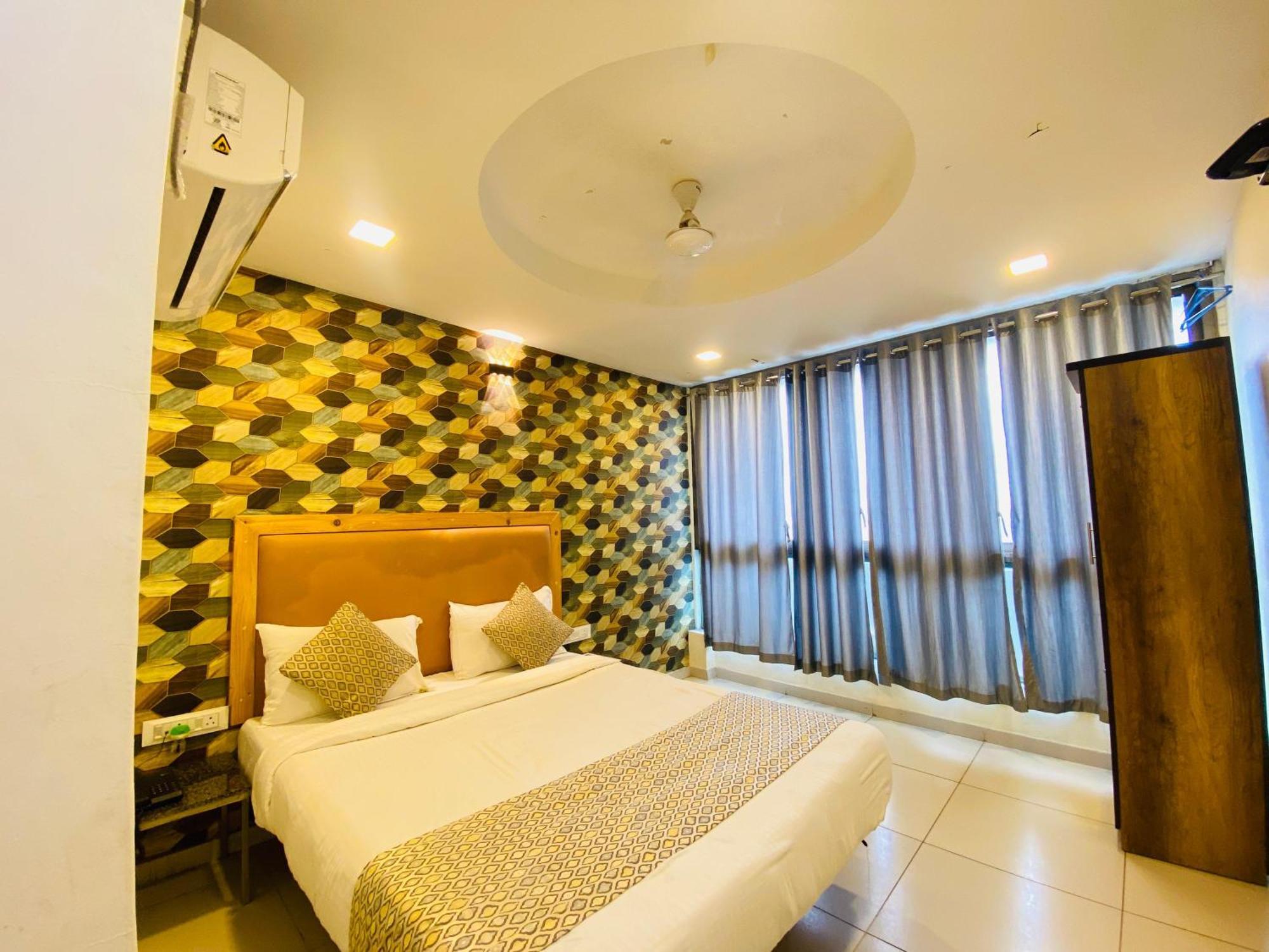 Hotel Alexa By Abc Ahmedabad Bagian luar foto